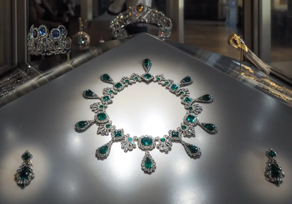 When audacity meets opportunity: what the Louvre heist tells us about real-time marketing